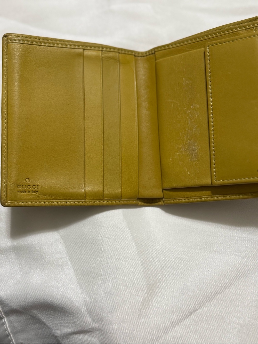 Gucci Beige GG Canvas Wallet with Yellow Trim. Includes shopping bag - Picture 4 of 9
